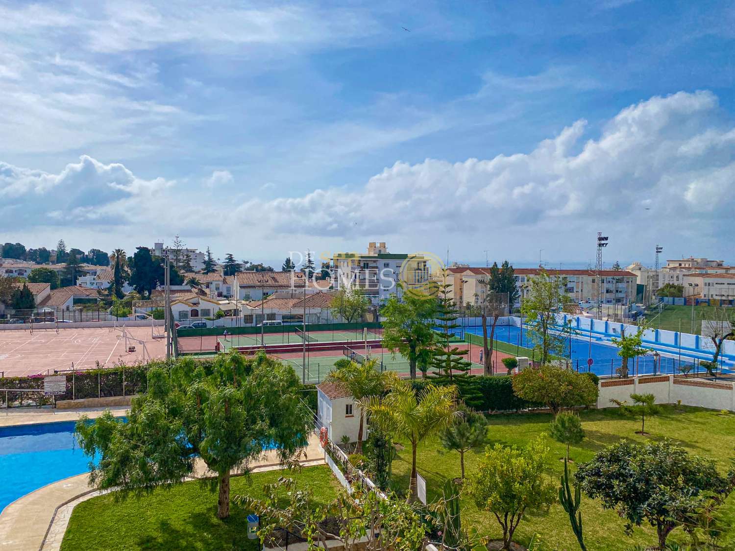 Lägenhet till salu i Nerja med vacker havsutsikt