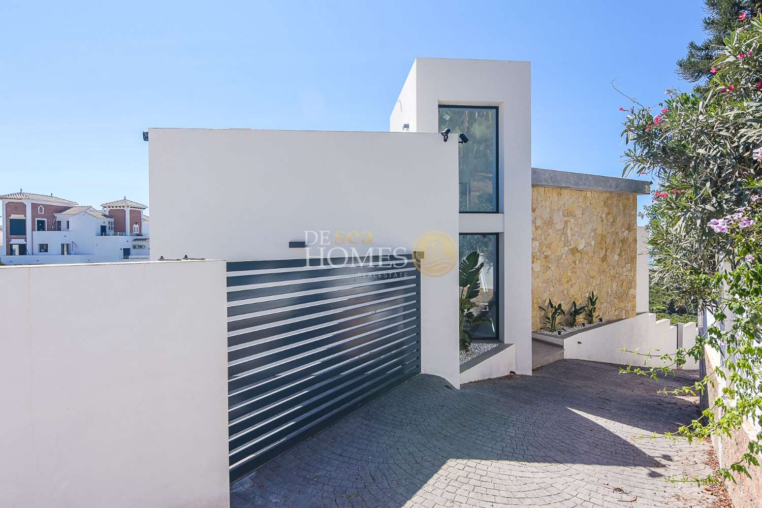 Villa for sale in Torrox Park