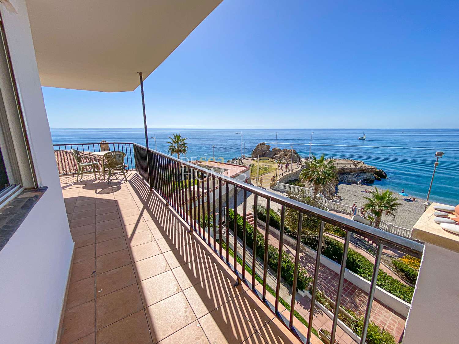 Apartamento en playa torrecilla, nerja