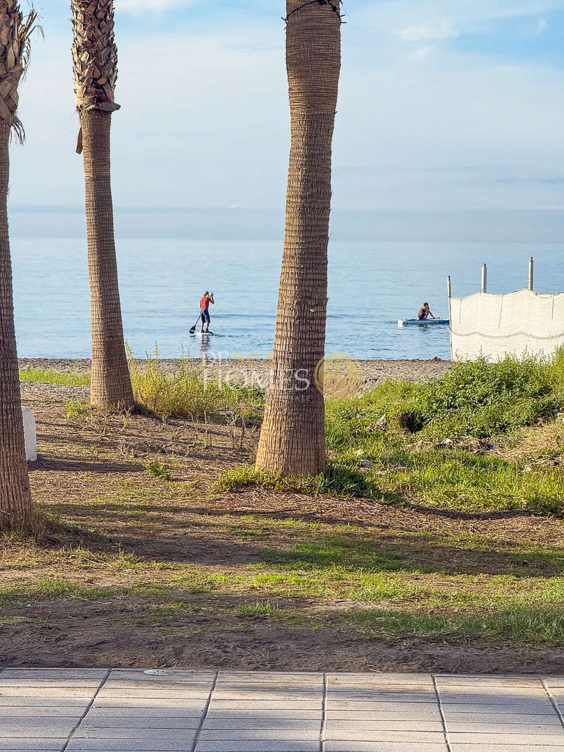 Piano terra di 170 m2 con accesso diretto alla spiaggia di Torrox Costa